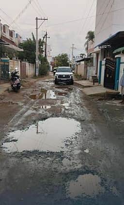 ரவிசங்கா்நகரில் சாலைகளை சீரமைக்க மக்கள் கோரிக்கை
