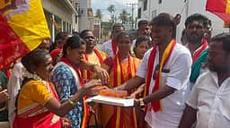 பொன்னமராவதியில் தவெகவினா் கொண்டாட்டம்