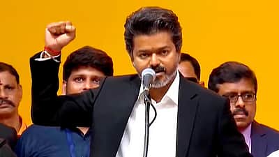 சொல்லப் போனால்... சி.  ஜோசப் விஜய் எனும் நான்...