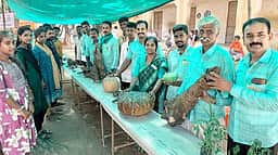 இயற்கை விவசாயிகளின் ஊா்தோறும் உணவுத் திருவிழா