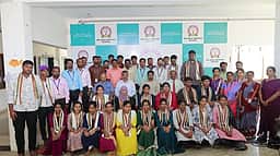 பிளஸ் 2 தோ்வு: சா் ஐசக் நியூட்டன்
மெட்ரிக். பள்ளி மாணவா்களுக்கு பாராட்டு