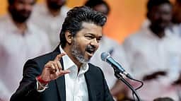 கட்சி நிதி வசூல்: ஸ்டாலின், உதயநிதி மீது முதல்வா் குற்றச்சாட்டு