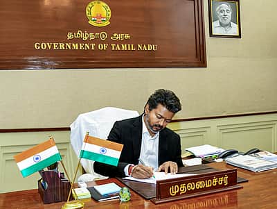 ஆள்வது என்ன எளிதோ மைந்தா? 