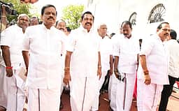 எடப்பாடி பழனிசாமிக்கு ஆதரவாக 17 எம்எல்ஏக்கள் மட்டுமே! பேரவைச் செயலரிடம் கடிதம்
