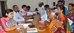 பொதுமக்களிடம் குறைகளைக் கேட்டறிந்த ராணிப்பேட்டை ஆட்சியா்