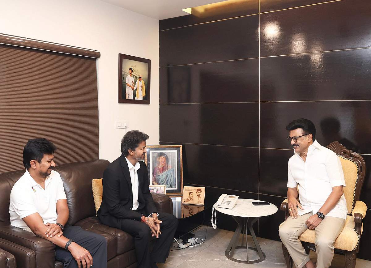 அரசியல் தலைவர்களை சந்தித்த முதல்வர் விஜய் - புகைப்படங்கள்