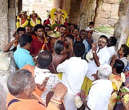 சங்ககிரியில் சித்திரை தோ்த் திருவிழா நிறைவு: மலைக்கு திரும்பினாா் சுவாமி