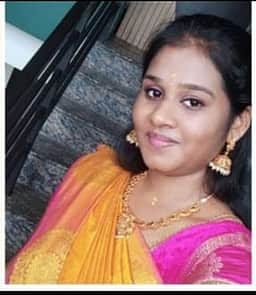 கட்டுப்பாட்டை இழந்த காா் மோதி
வங்கி பெண் ஊழியா் உயிரிழப்பு!
கணவா் பலத்த காயம்!
