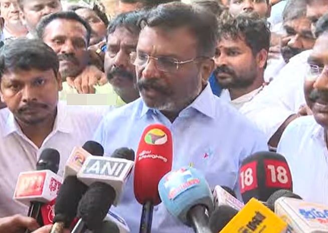 இபிஎஸ் தலைமையிலானதே உண்மையான அதிமுக: திருமாவளவன்