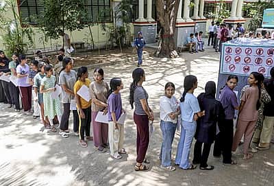 நீட் வினாத்தாள் கசிவு: சிபிஐ வழக்குப் பதிவு!