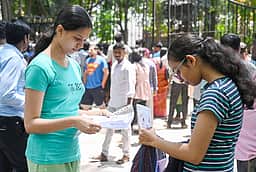 ஜூன் 21இல் நீட் மறுதோ்வு மாணவா்களுக்கு டிடிசி, கிளஸ்டா் பேருந்துகளில் இலவச பயணம்