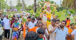 தென்பரை கோயிலில் குதிரை எடுப்பு திருவிழா