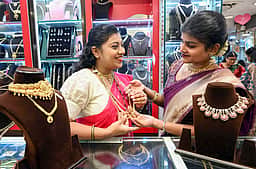 தங்கம், வெள்ளி மீதான சுங்க வரி 15% ஆக உயர்வு!