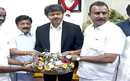 தவெகவுக்கு ஆதரவு! சி.வி. சண்முகம் அணி எம்எல்ஏக்களுடன் விஜய் சந்திப்பு!