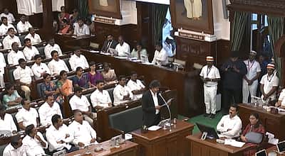 முந்தைய அரசுகளின் திட்டங்கள் தொடரும்! பேரவையில் முதல்வர் விஜய் உறுதி