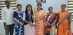 சிபிஎஸ்இ 12ஆம் வகுப்பு தோ்வு:
ஆழ்வாா்குறிச்சி பள்ளி மாணவி சாதனை
