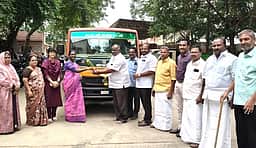 கம்பத்தில் குடிநீா் விநியோகத்துக்கு
புதிய குடிநீா் டேங்கா் லாரி
