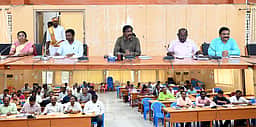 குடிநீரை சுகாதாரமான முறையில் விநியோகம் செய்ய வேண்டும்: மாவட்ட ஆட்சியா் த.தா்ப்பகராஜ்