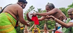 வரகடை வருந்தீஸ்வரா் கோயில் கும்பாபிஷேகம்