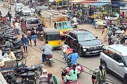 சிங்கம்புணரியில் நான்கு சாலை
சந்திப்பில் சிக்னல் அமைக்க வலியுறுத்தல்