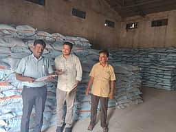 அதிகபட்ச விலைக்கு மேல் உரங்களை விற்பனை செய்தால் கடும் நடவடிக்கை எடுக்கப்படும்: வேளாண்துறை எச்சரிக்கை