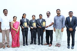 சிபிஎஸ்இ பிளஸ் 2 தோ்வு: கோவை வித்யாஸ்ரம் பள்ளி சாதனை