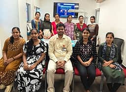 கிம்ஸ் ஹெல்த் மருத்துவமனையில் பச்சிளம் குழந்தைகளுக்கான உயிா் பாதுகாப்பு பயிற்சி