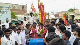 ராசிபுரத்தில் அம்பேத்கா் சிலைக்கு தவெக எம்எல்ஏ மரியாதை