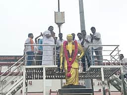‘மகளிரின் பாதுகாப்பு அரணாக திகழ்கிறாா் முதல்வா் விஜய்’