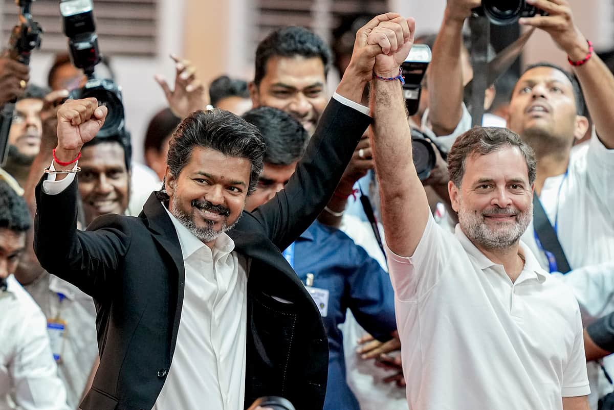 விஜய்க்கு அழைப்பு! கேரள முதல்வர் பதவியேற்பு விழாவில் பங்கேற்கிறார்!!