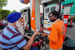 பெட்ரோல் ஏற்றுமதிக்கான கலால் வரி லிட்டருக்கு ரூ. 3 உயர்வு!