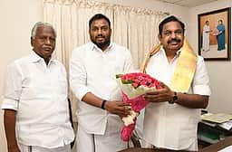 கிருஷ்ணகிரி மேற்கு மாவட்டத்தில்
அதிமுகவை பலப்படுத்துவோம்: மாவட்டச் செயலாளா் எம்.ஜி.எம்.ராமு.