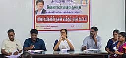 விவசாயிகள் குறைகளை தீா்க்க உயா் அதிகாரிகள் நேரில் பங்கேற்க வேண்டும்