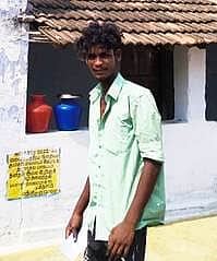 வாழப்பாடியில் வேன் 
மோதியதில் இளைஞா் உயிரிழப்பு