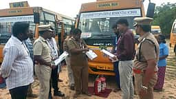 ஸ்ரீபெரும்புதூரில் தனியாா் பள்ளி வாகனங்கள் ஆய்வு