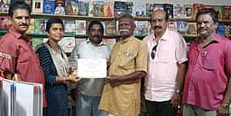 கோவில்பட்டி புத்தகத் திருவிழாவில் வாசகா்களுக்கு சான்றிதழ்கள்