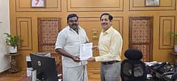 தென்காசி மாவட்டத்தில் கூடுதல் ரயில் சேவை: ரயில்வே பொது மேலாளரிடம் எம்எல்ஏ மனு
