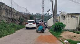 அனுமதி பெறாத தனியாா் விடுதிகள் மீது நடவடிக்கை எடுக்க கோரிக்கை