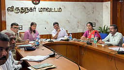 அடிப்படைத் தேவைகளுக்கு
முன்னுரிமை அளிக்க வேண்டும்: அமைச்சா் கீா்த்தனா
