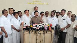 அதிமுக, அமமுக எம்எல்ஏக்களுக்கு அமைச்சா் பதவி கொடுத்தால் சிபிஐ விசாரணை கோருவோம்:
டிடிவி தினகரன்