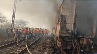 ராஜ்தானி விரைவு ரயிலில் தீ விபத்து! 