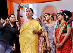 பெண் தொழில்முனைவோருக்கு ரூ.10 கோடி வரை பிணையில்லா கடன்: தில்லி முதல்வா் ரேகா குப்தா