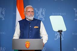 போா்களுக்கு அமைதிதான் தீா்வு - பிரதமா் மோடி மீண்டும் வலியுறுத்தல்