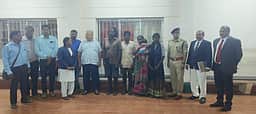 நெரூா் அருகே செங்கல் சூளையில் 
கொத்தடிமையாக இருந்த 4 போ் மீட்பு
