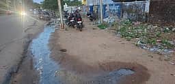 தட்டாா்மடத்தில் குழாய் உடைந்து வீணாகும் குடிநீா்