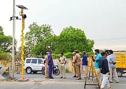 ராணிப்பேட்டை: 51 இடங்களில் தானியங்கி எச்சரிக்கை விளக்குகள் - எஸ்.பி. இயக்கி வைத்தாா்