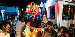 ஜாத்திரை திருவிழா கோலாகலம்: சிறப்பு அலங்காரத்தில் கங்கையம்மன் உலா