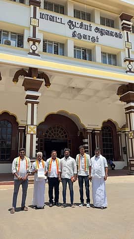மன்னாா்குடியில் இந்திரா காந்தி சிலையை மீண்டும் நிறுவக் கோரிக்கை