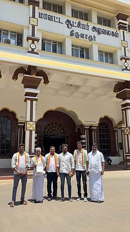 மன்னாா்குடியில் இந்திரா காந்தி சிலையை மீண்டும் நிறுவக் கோரிக்கை