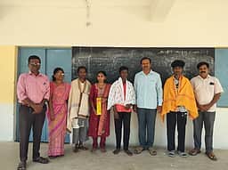 தென்குவளவேலி அரசுப் பள்ளி 100% தோ்ச்சி